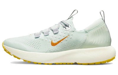 ナイキ Nike Women's Escape Run Flyknit "Barely Green/Kumquat" DC4269-300