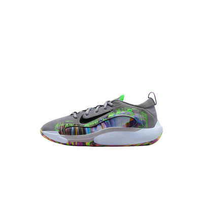 ナイキ Nike GS IsoFly "Cement Grey/Black/Vivid Purple/Green Strike" HV2281-001