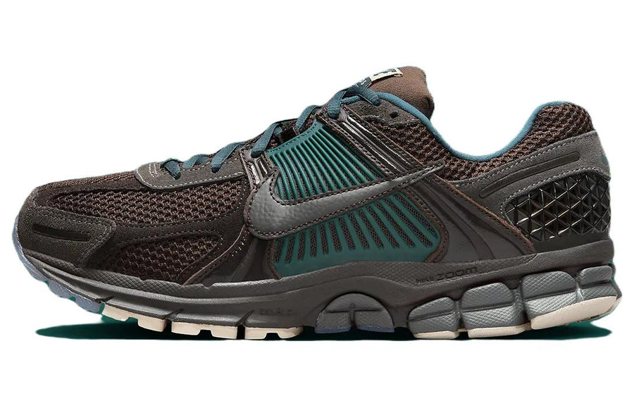 ナイキ ボメロ Nike Zoom Vomero 5 PRM "Velvet Brown and Medium Ash" FQ8174-237
