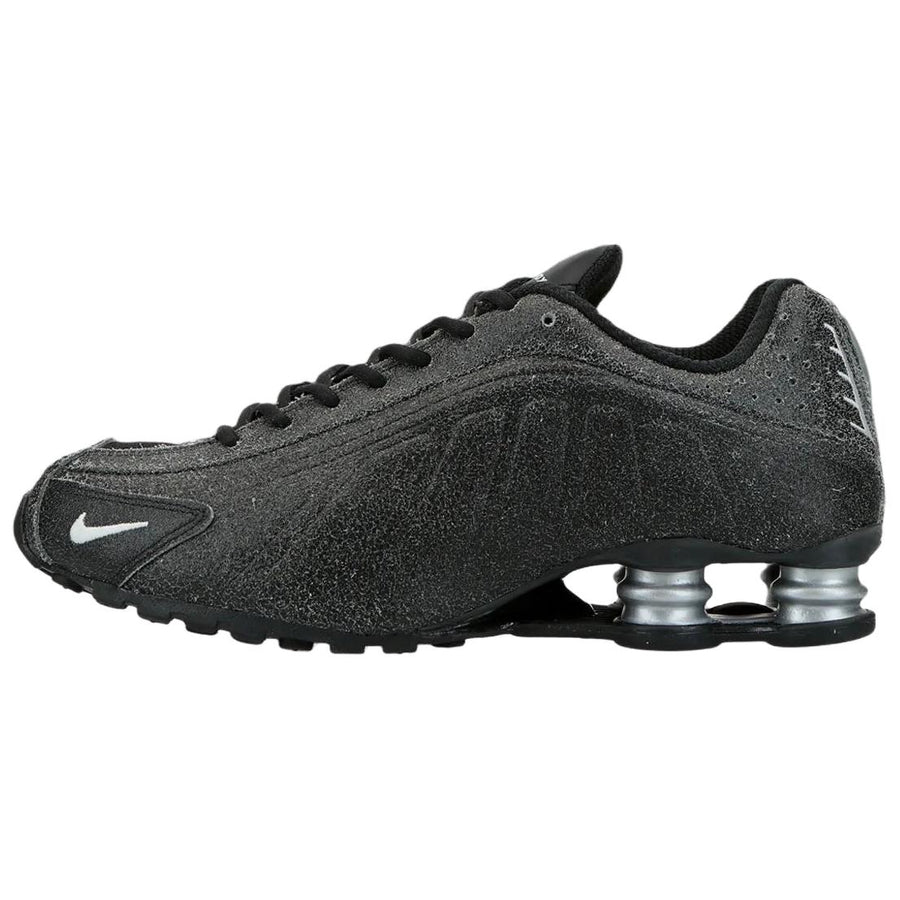 ナイキ ショックス Nike Shox R4 Distressed Leather "Black/Metallic Silver" IO4544-002