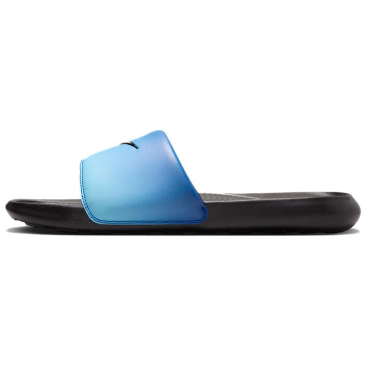 ナイキ Nike Victori One "Hyper Blue/Sky Blue/Black/Chamois" HF4073-400
