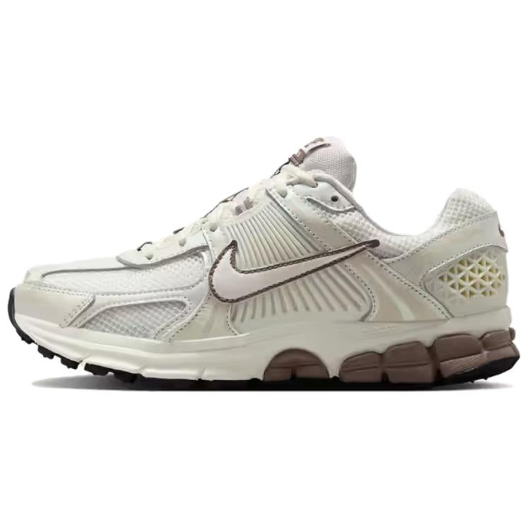 ナイキ ボメロ Nike Women's Zoom Vomero 5 "Sail/Mink Brown" IB8129-133