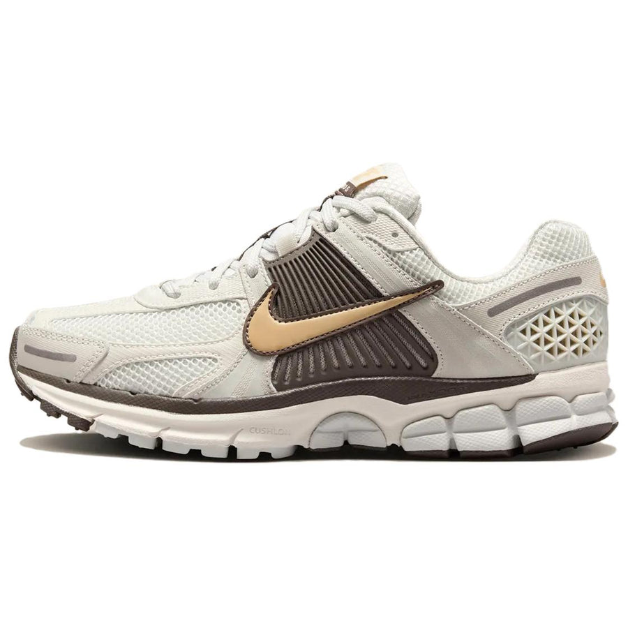 ナイキ ボメロ Nike Zoom Vomero 5 "Baroque Brown" HM9657-001