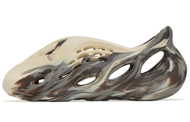 アディダス イージー adidas Originals YEEZY Foam Runner "MX Cream Clay" GX8774