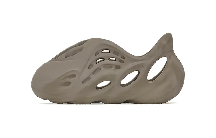 アディダス イージー adidas INFANT YEEZY Foam Runner "Stone Sage" GX7296