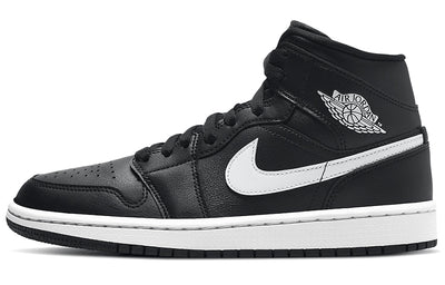 エアジョーダン1 Nike Women's Air Jordan 1 Mid "Black/White" BQ6472-011