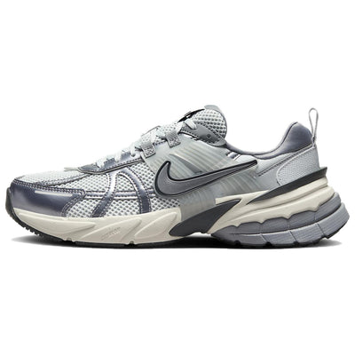 ナイキ V2K ラン Nike Women's V2K Run "Pure Platinum/Wolf Gray/Cool Gray/Metallic Cool Gray" FD0736-003