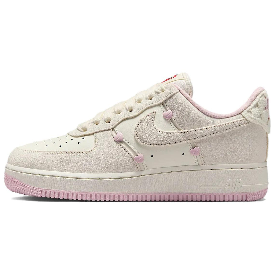 ナイキ エアフォース1 Nike Women's Air Force 1 ’07 LX "Valentine’s Day" HV5992-111