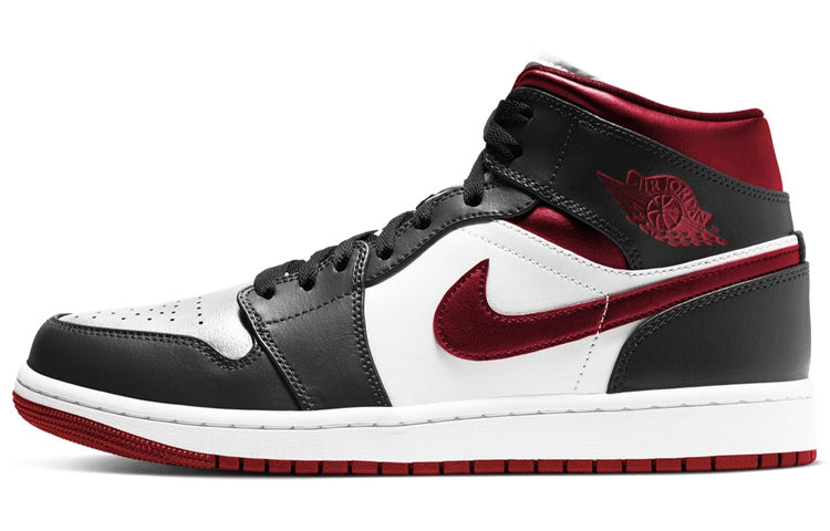 エアジョーダン1 Nike Air Jordan 1 Mid "White/Gym Red Black" 554724-122