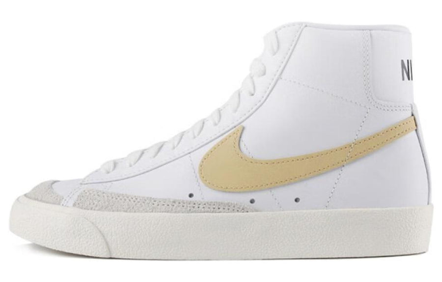 ナイキ ブレーザー Nike Women's Blazer Mid '77 Vintage "White/Pale Orange" CZ1055-109