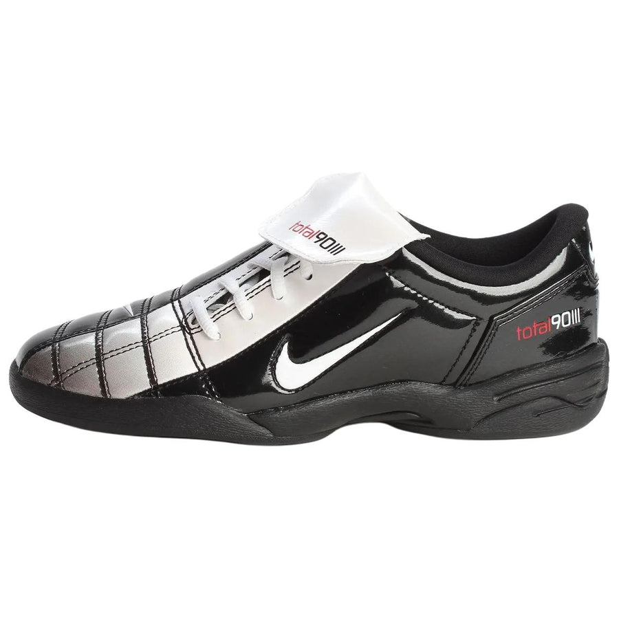 ナイキ トータル90 Nike Women's Total 90 3 SE "Black/White/University Red" IO2389-001