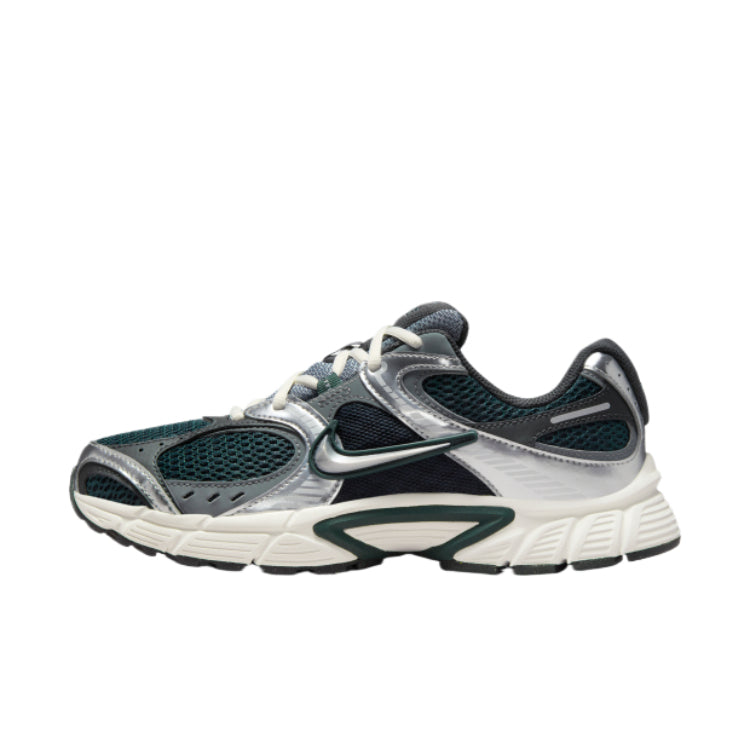ナイキ V5 RNR Nike Women's V5 RNR "Silver" HQ7901-300