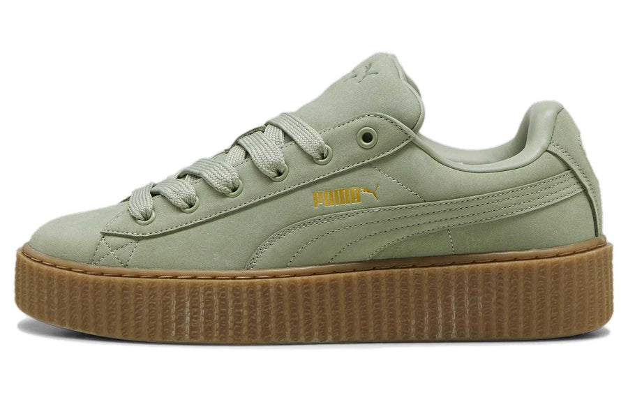 プーマ Fenty × Puma Creeper Phatty Nubuck "Green Fog/Puma Gold/Gum" 396813-02