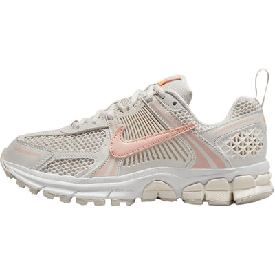 ナイキ ボメロ Nike GS Vomero 5 "Phantom/Light Orewood Brown/White/Echo Pink" HF6998-003