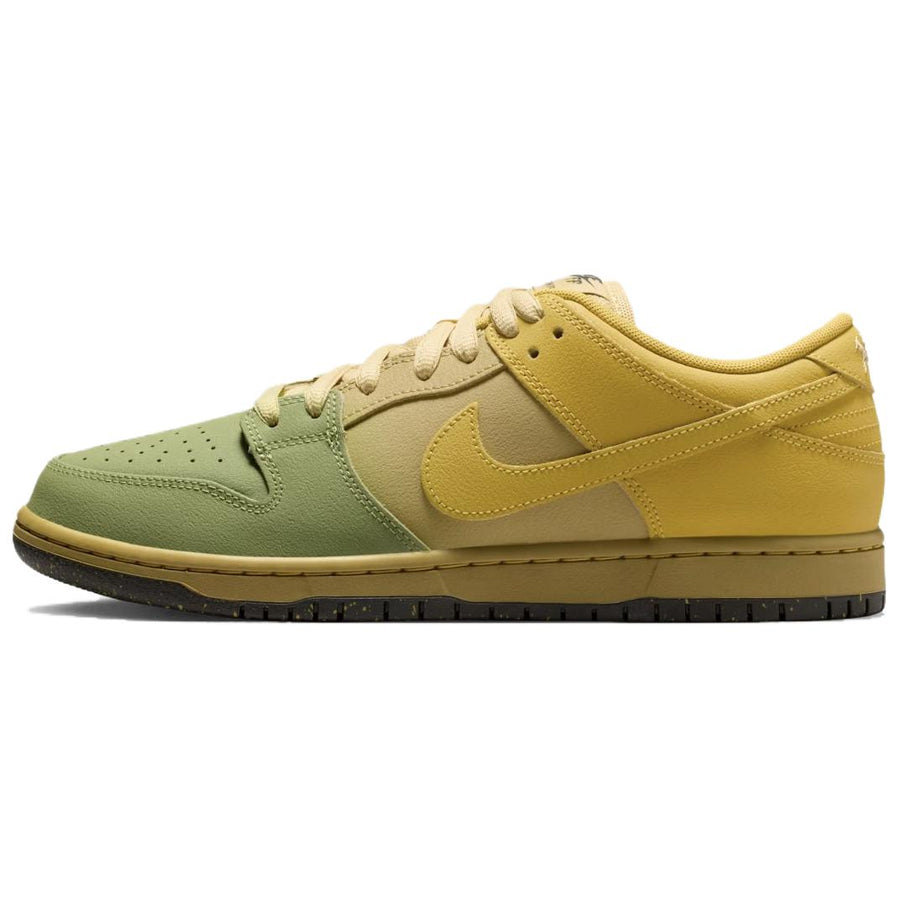 ナイキ SB ダンク Nike SB Dunk Low Pro "Saffron Quartz" IO0427-300
