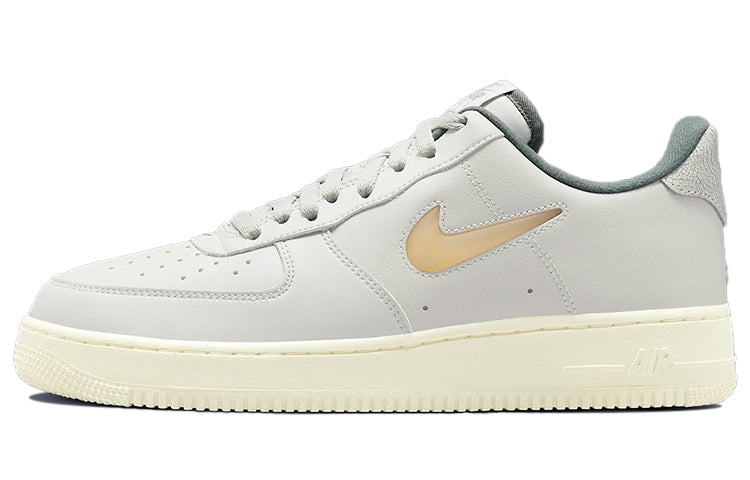 ナイキ エアフォース1 Nike Air Force 1 Low 07 LX "Light Bone and Coconut Milk" DC8894-001