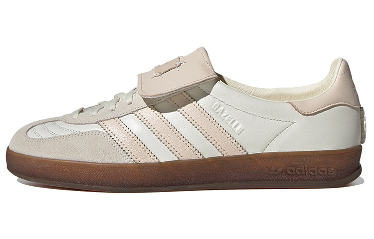 アディダス ガゼル FOOT INDUSTRY × adidas Gazelle Indoor "Off White/Sand Strata" IG1896