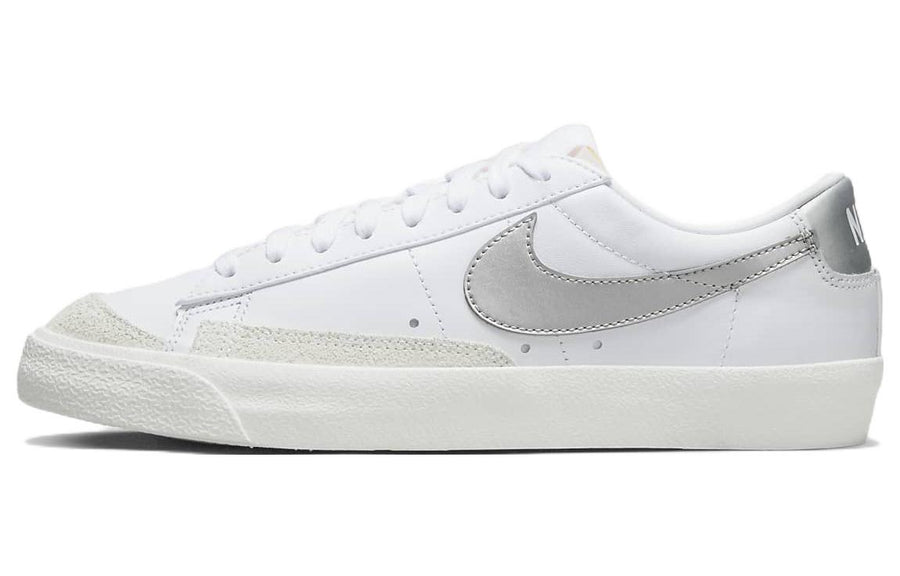 ナイキ ブレーザー Nike Women's Blazer Low 77 "White/Metallic Silver" DC4769-113