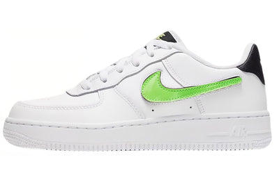 ナイキ エアフォース1 NIKE AIR FORCE 1 LOW REMOVABLE SWOOSH WHITE GREEN STRIKE (GS) AR7446-100