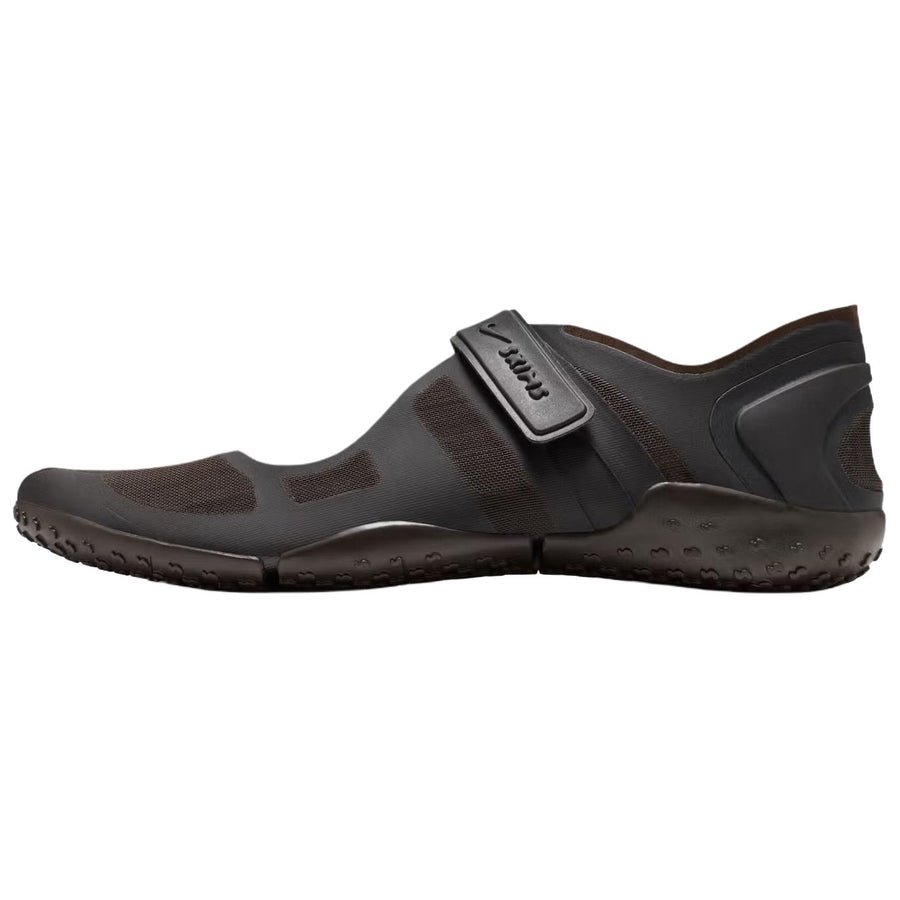 ナイキ SKIMS × Nike Women's Rift Mesh "Velvet Brown" IO7694-200