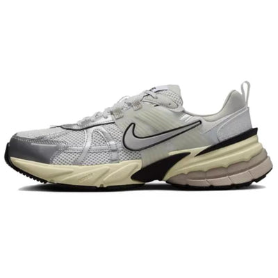 ナイキ V2K ラン Nike V2K Run "Summit White/Pure Platinum/Light Iron All/Metallic Silver" HJ4497-100