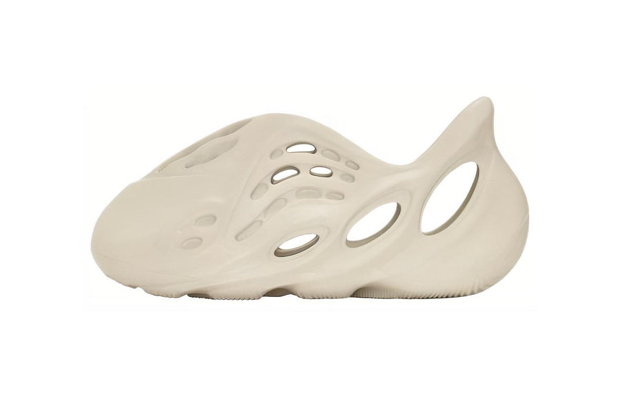 アディダス イージー adidas INFANT YEEZY Foam Runner "Sand" GW7231