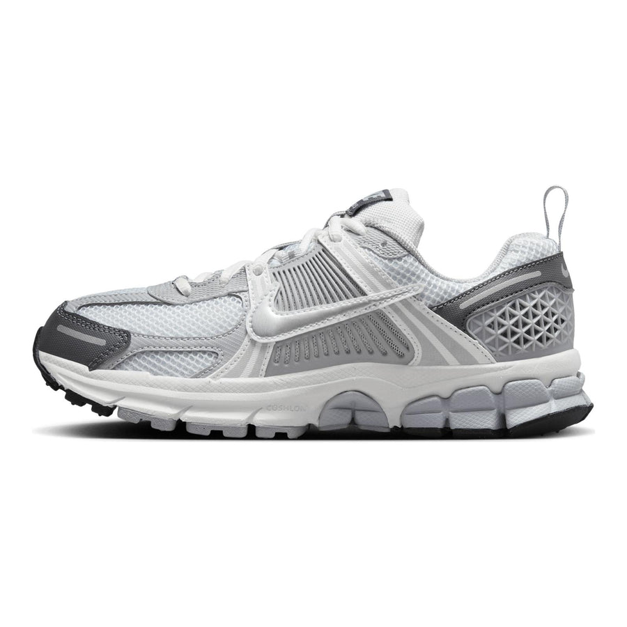 ナイキ ボメロ Nike GS Zoom Vomero 5 "Pure Platinum/Metallic Silver/Summit White/Dark Grey" HF6998-002