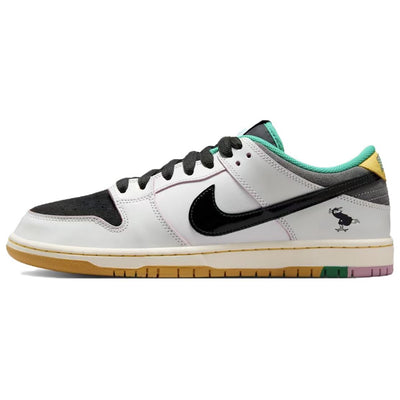 ナイキ SB ダンク CSEF × Nike SB Dunk Low Pro QS "White and Black" HJ4132-100