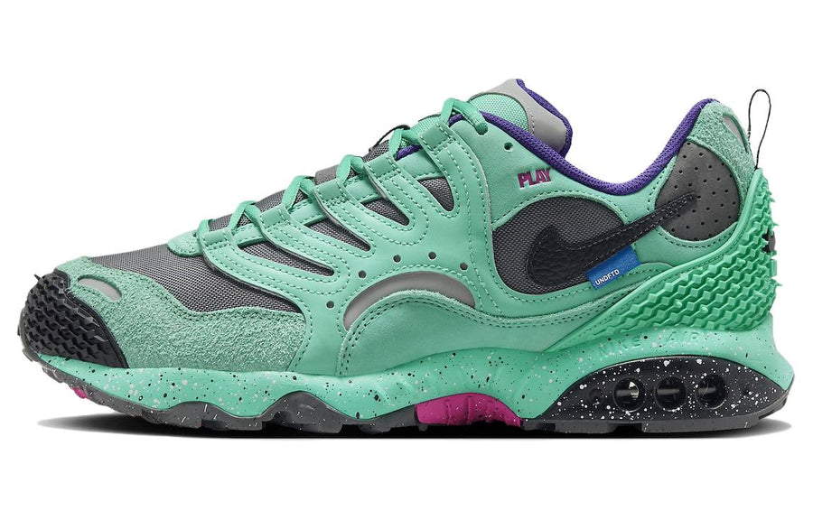 ナイキ UNDEFEATED × Nike Air Terra Humara "Light Menta" FN7546-301