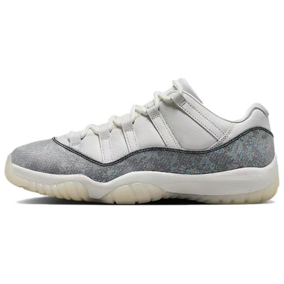 エアジョーダン11 Nike Air Jordan 11 Retro Low "Year of the Snake" HQ7000-001