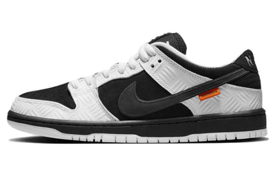ナイキ SB ダンク TIGHTBOOTH × Nike SB Dunk Low Pro QS "Black and White" FD2629-100