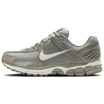 ナイキ ボメロ Nike Zoom Vomero 5 "Dark Stucco/Light Smoke Grey/Phantom" HF1553-002