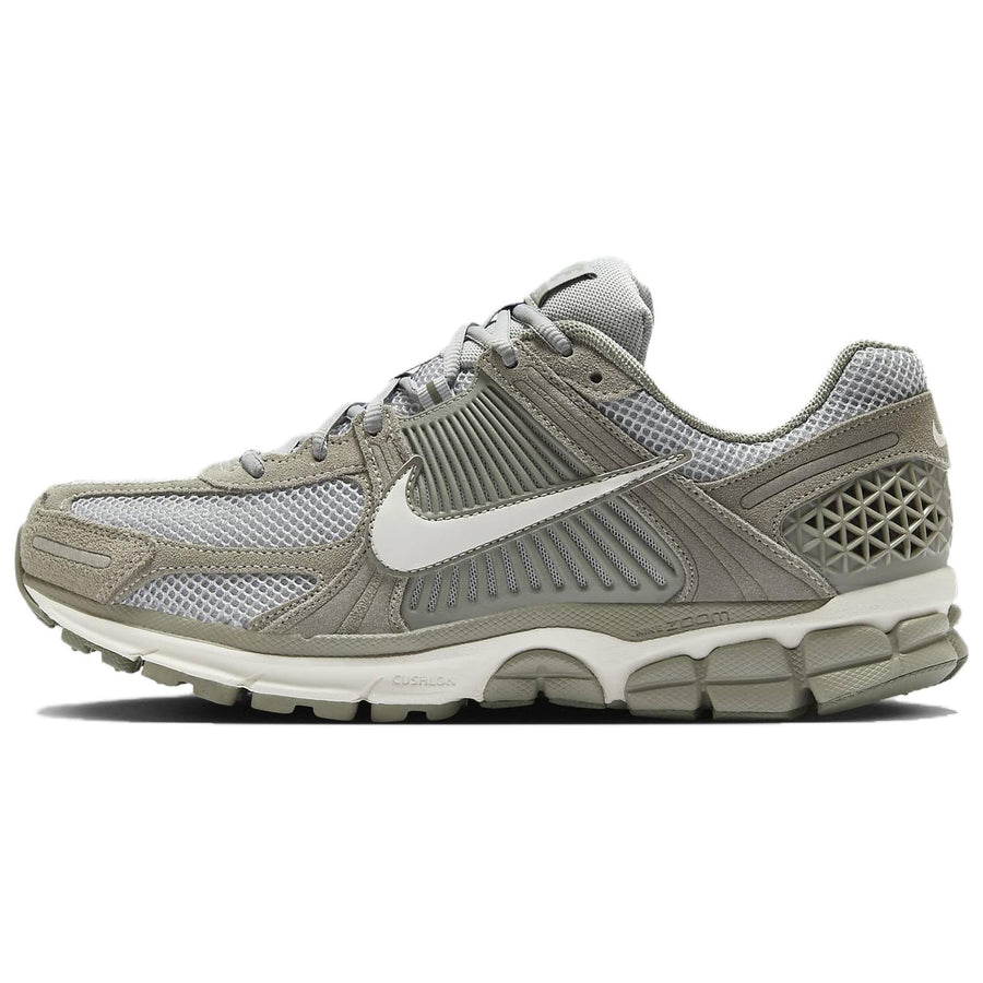 ナイキ ボメロ Nike Zoom Vomero 5 "Dark Stucco/Light Smoke Grey/Phantom" HF1553-002