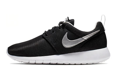 ナイキ Nike GS Roshe One "Black Metallic Silver" 599728-021