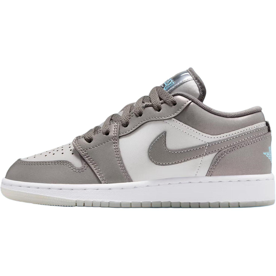エアジョーダン1 Nike GS Air Jordan 1 Low SE "Flat Pewter/Photon Dust/White/Blue Chill" HV4398-014