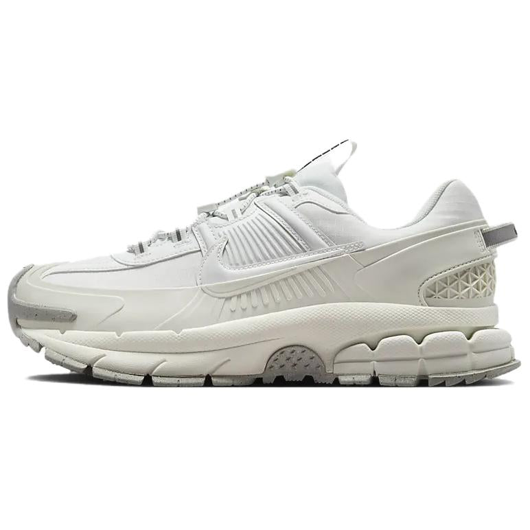 ナイキ ボメロ Nike Women's Zoom Vomero Roam "Summit White/Light Bone/Light Iron Ore/Summit White" HV6410-100