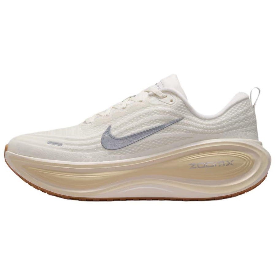 ナイキ ボメロ Nike Vomero Plus "Sail/Coconut Milk/Light Khaki/Metallic Silver" IM8336-100