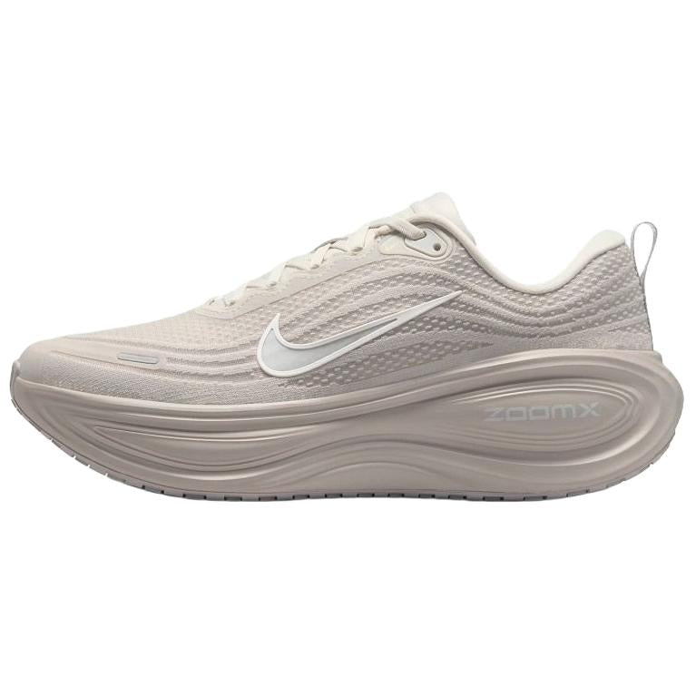 ナイキ ボメロ Nike Vomero Plus "Light Bone/Light Iron Ore/Metallic Silver/Phantom" HV8150-001