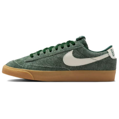 ナイキ ブレーザー Devin Booker × Nike Blazer Low "Chevy" HV2197-300