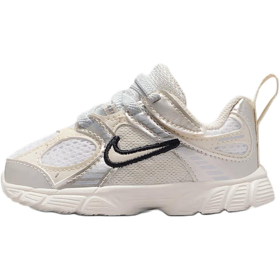 ナイキ Nike TD V5 RNR "Summit White/Sail/Black/Light Orewood Brown" HQ6413-102
