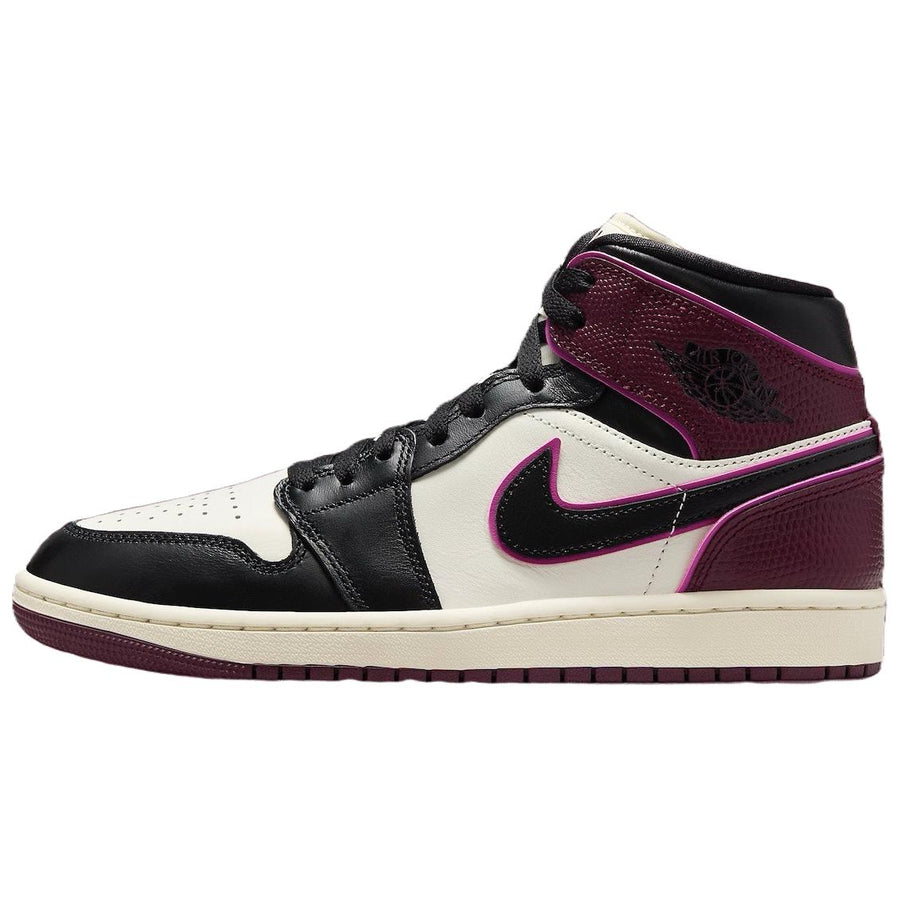 エアジョーダン1 Nike Women's Air Jordan 1 Mid "Bordeaux" FQ7818-101