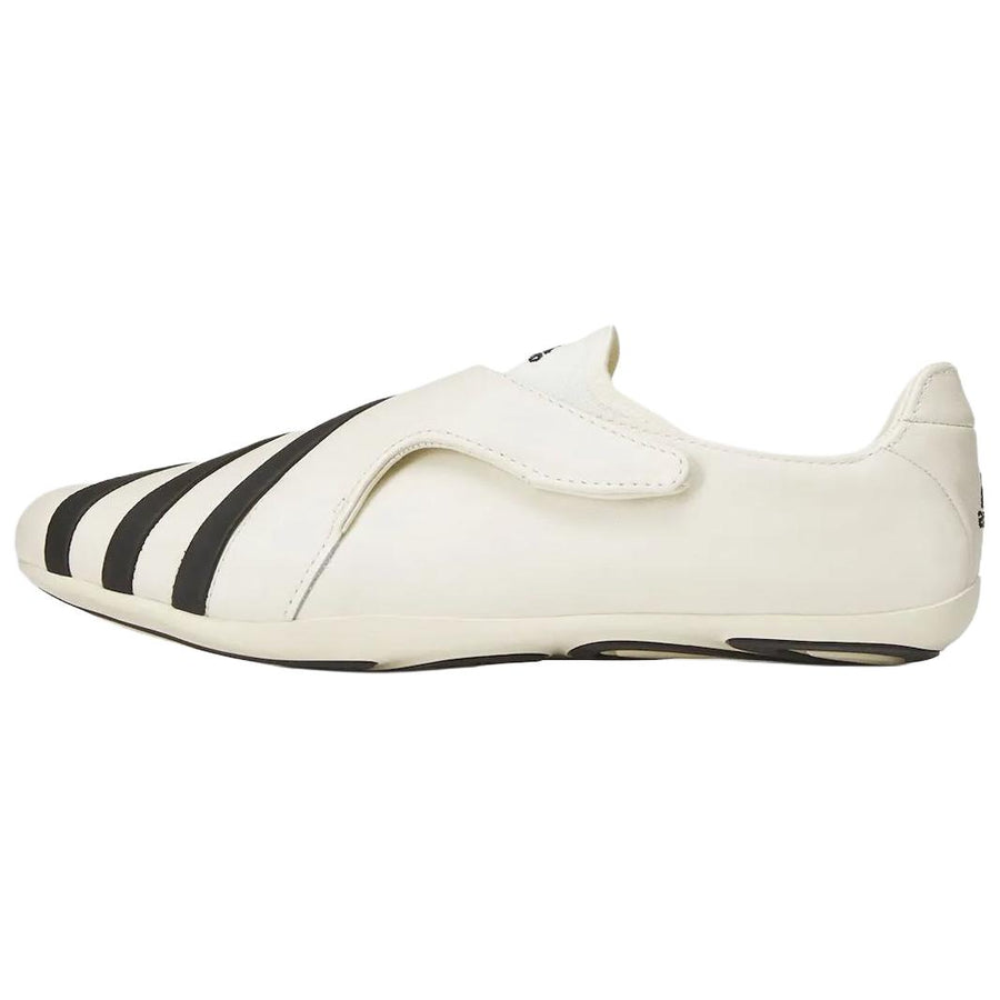 アディダス Pharrell Williams × adidas Vario Flat Earther "White/Black" KI7668
