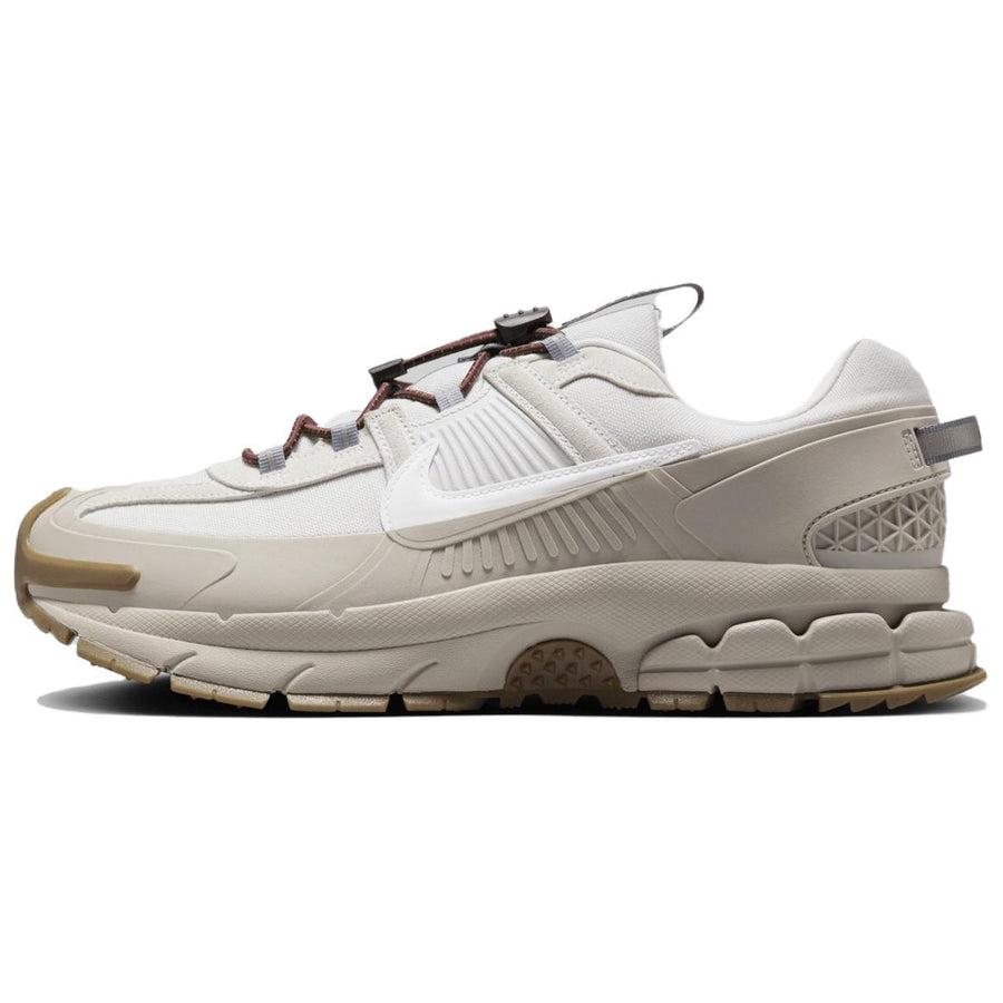 ナイキ ボメロ Nike Zoom Vomero Roam "College Grey/Vast Grey/Gum Dark Brown/White" HV4294-009