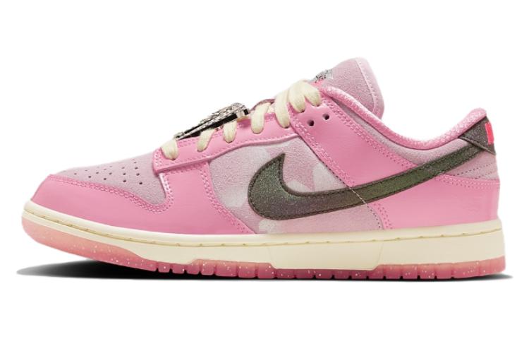 ナイキ ダンク Nike Women's Dunk Low "Barbie" FN8927-621
