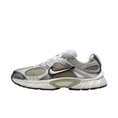 ナイキ V5 RNR Nike Women's V5 RNR "Spruce Fog/Metallic Silver" HQ7901-301
