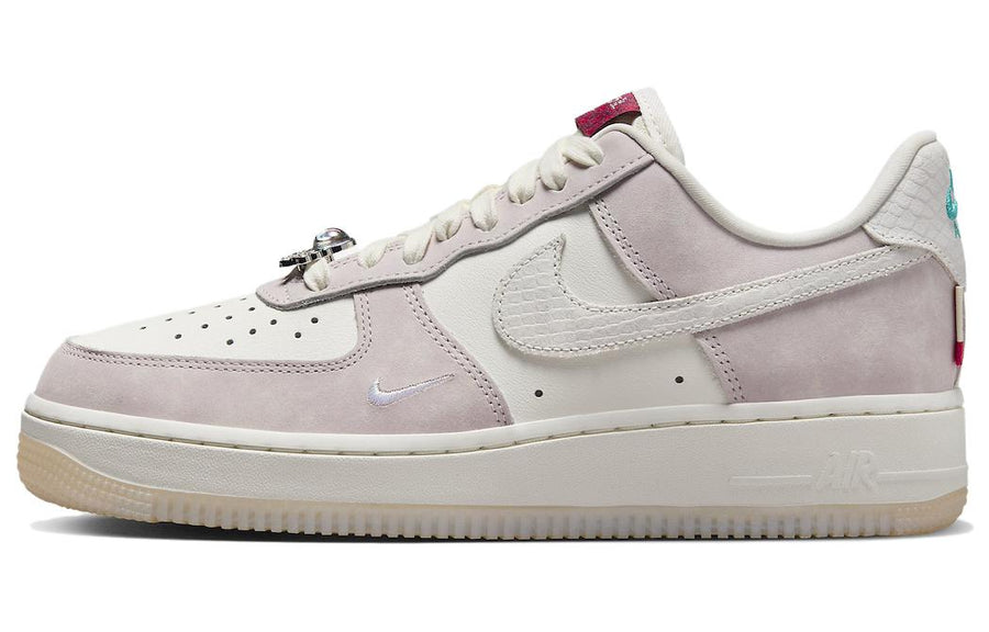 ナイキ エアフォース1 Nike Women's Air Force 1 Low ’07 LX Chinese New Year/Year of the Dragon "Sail/Light Soft Pink" FZ5066-111