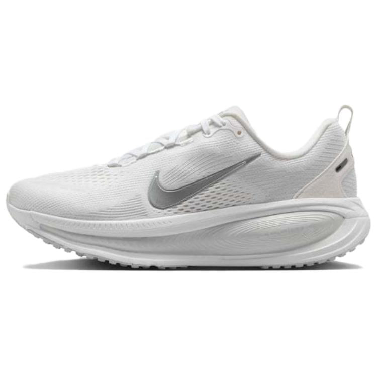 ナイキ ボメロ Nike Women's Vomero 18 "White/Photon Dust/Summit White/Metallic Silver" HM6804-104