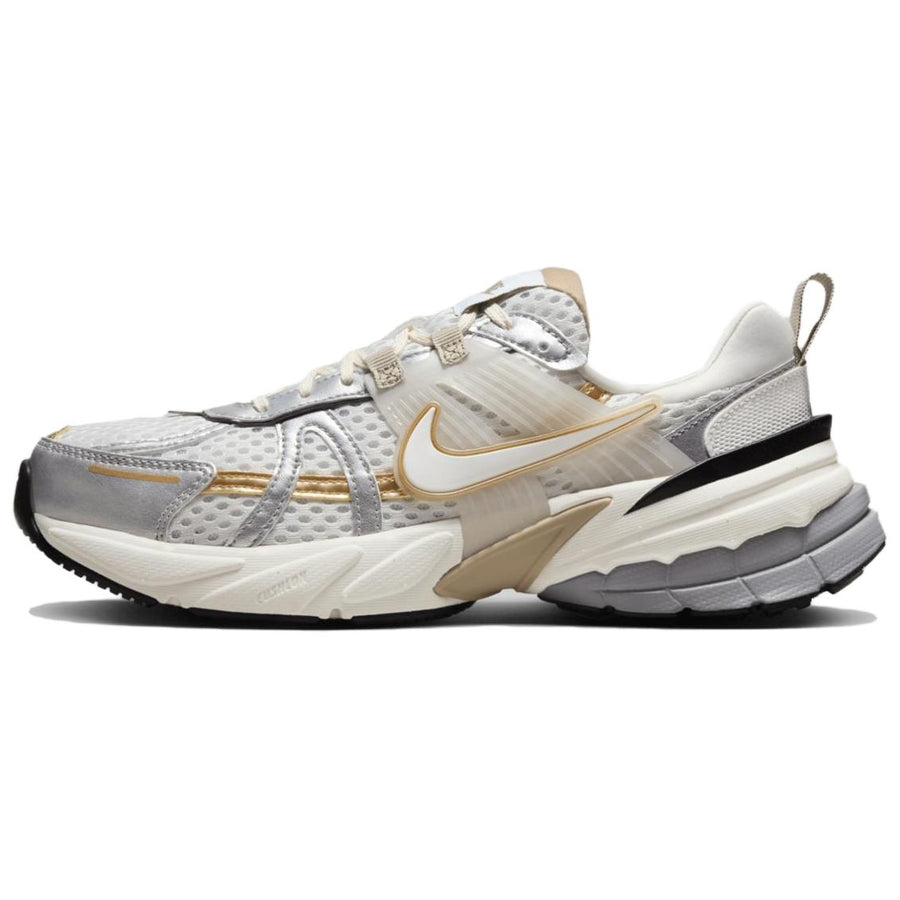 ナイキ V2K ラン Nike Women's V2K Run "White/Khaki/Metallic Silver/White" HJ7245-100