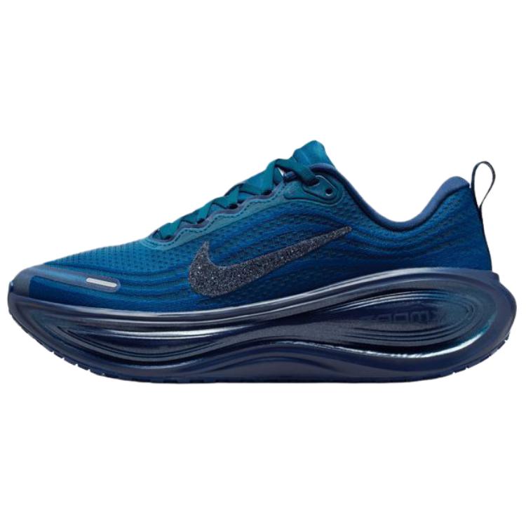 ナイキ ボメロ Swarovski × Nike Women's Vomero Plus "Blue Force" IM7389-499