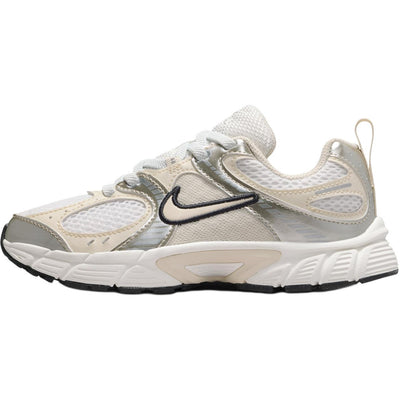 ナイキ Nike PS V5 RNR "Summit White/Sail/Black/Light Orewood Brown" HQ6412-102